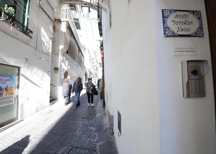 アパート Paradise House アマルフィ