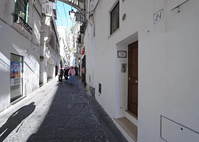 アパート Paradise House *