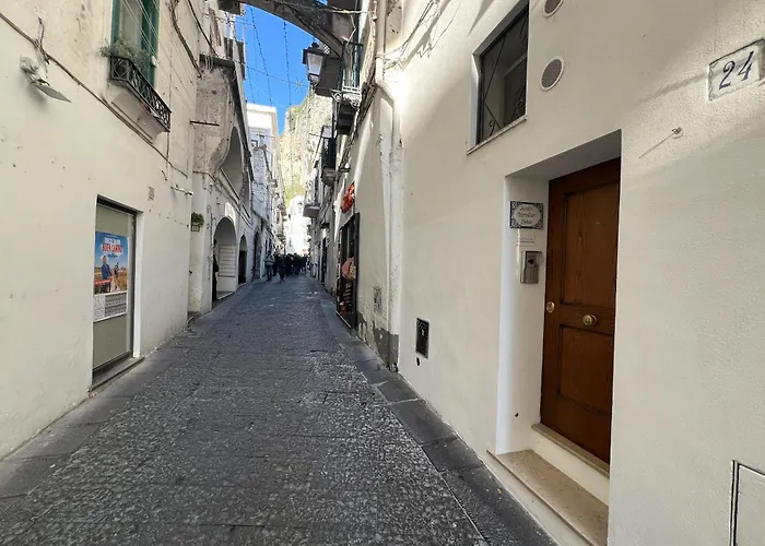 アパート Paradise House *